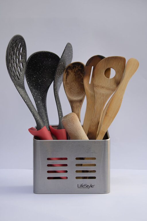 Essential Tools Every Small Kitchen Needs for Efficiency and Style